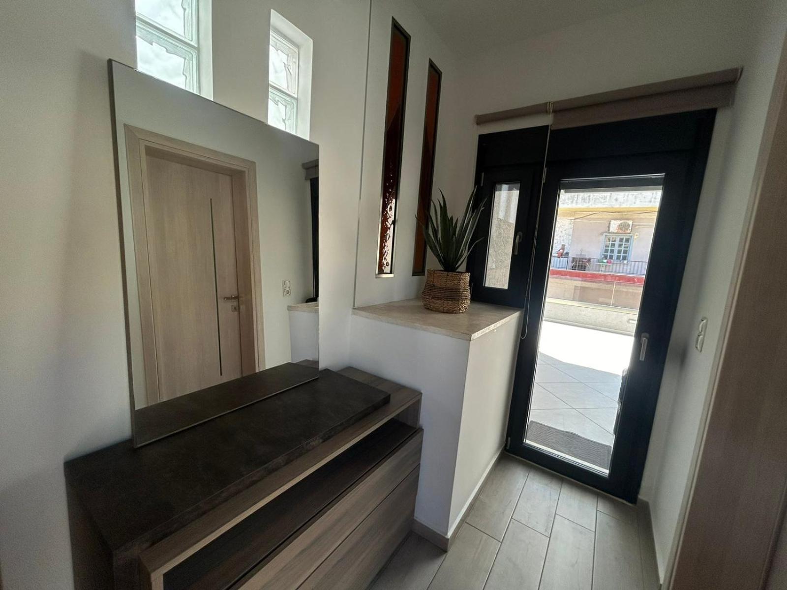 Ivory Style Maisonette Near Downtown Iraklion