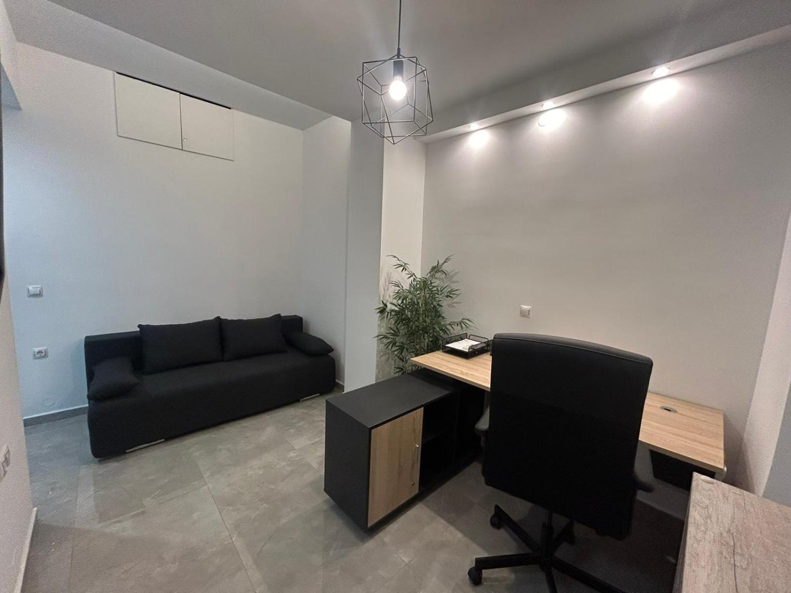 Villa Ivory Style Maisonette Near Downtown