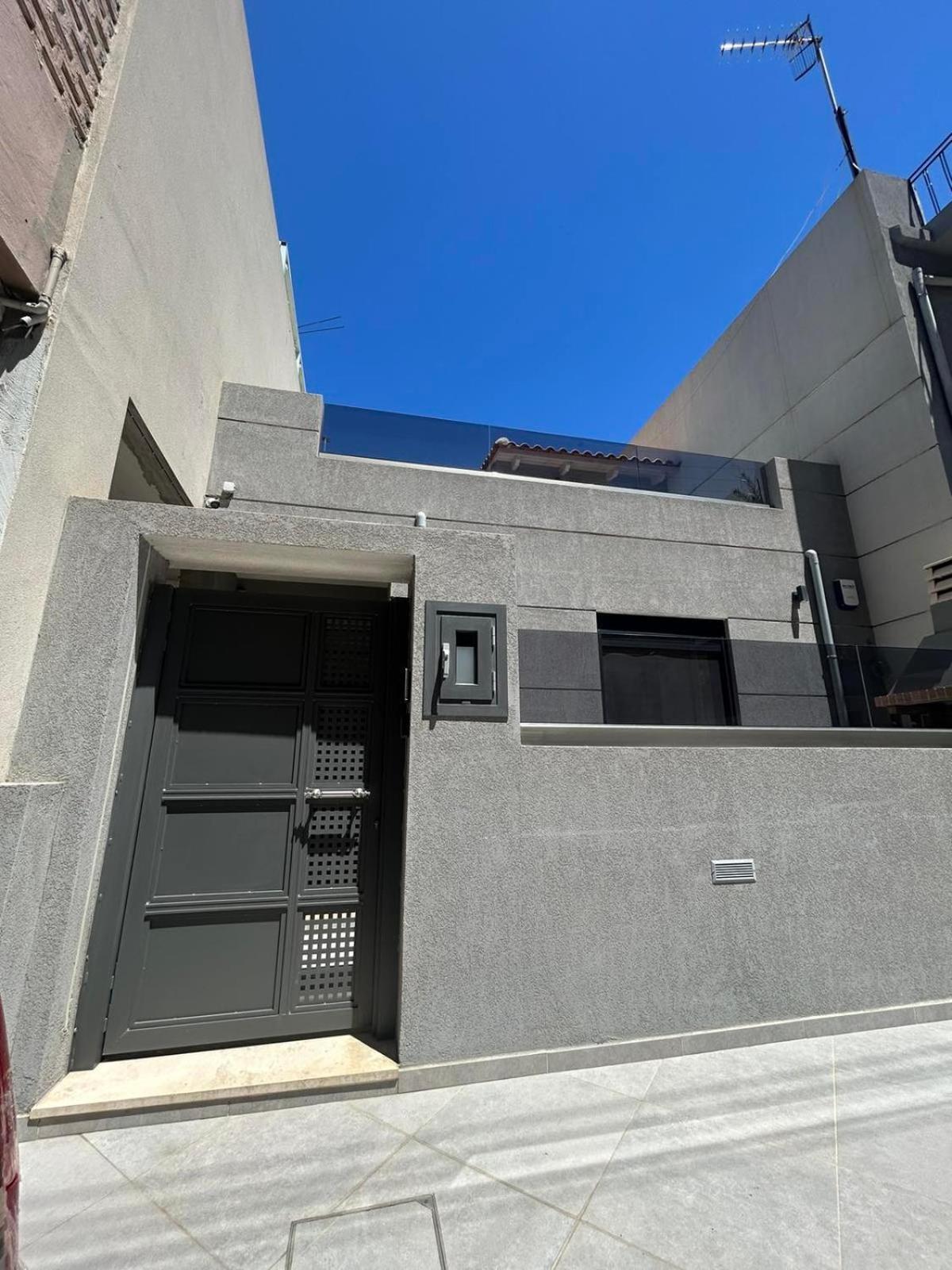 Villa Ivory Style Maisonette Near Downtown *